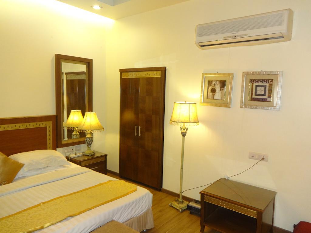 Hotel Picasso Paschim Vihar Delhi - Couple Friendly Local Ids Accepted Luaran gambar