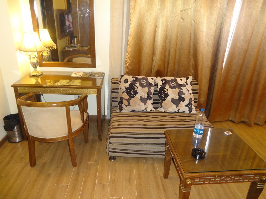 Hotel Picasso Paschim Vihar Delhi - Couple Friendly Local Ids Accepted Bilik gambar