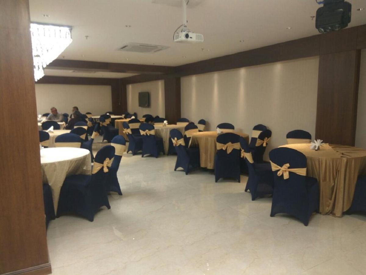 Hotel Picasso Paschim Vihar Delhi - Couple Friendly Local Ids Accepted Luaran gambar